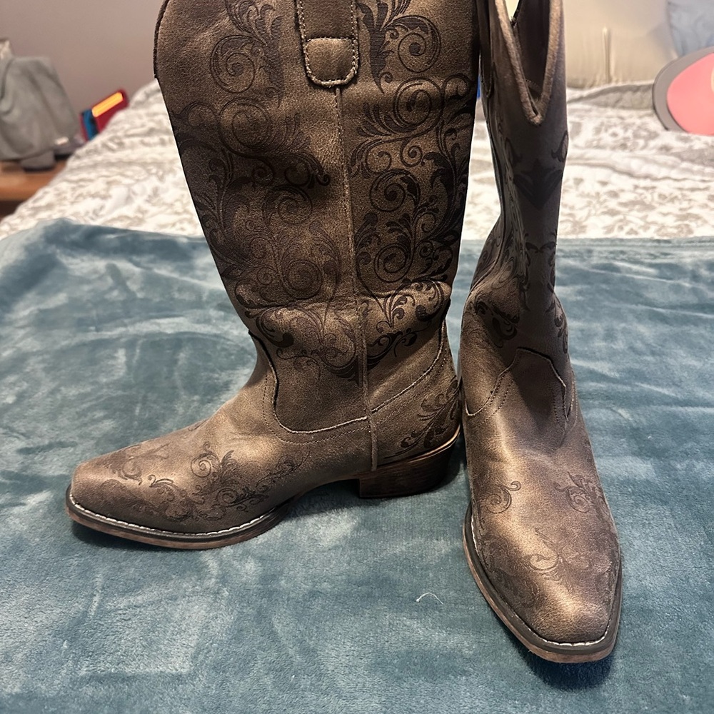 Roper Brown Heeled Boots with Swirl Design